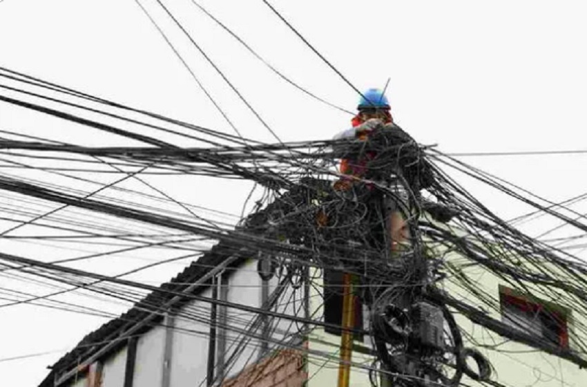 Gobierno ordena el retiro de cables aéreos